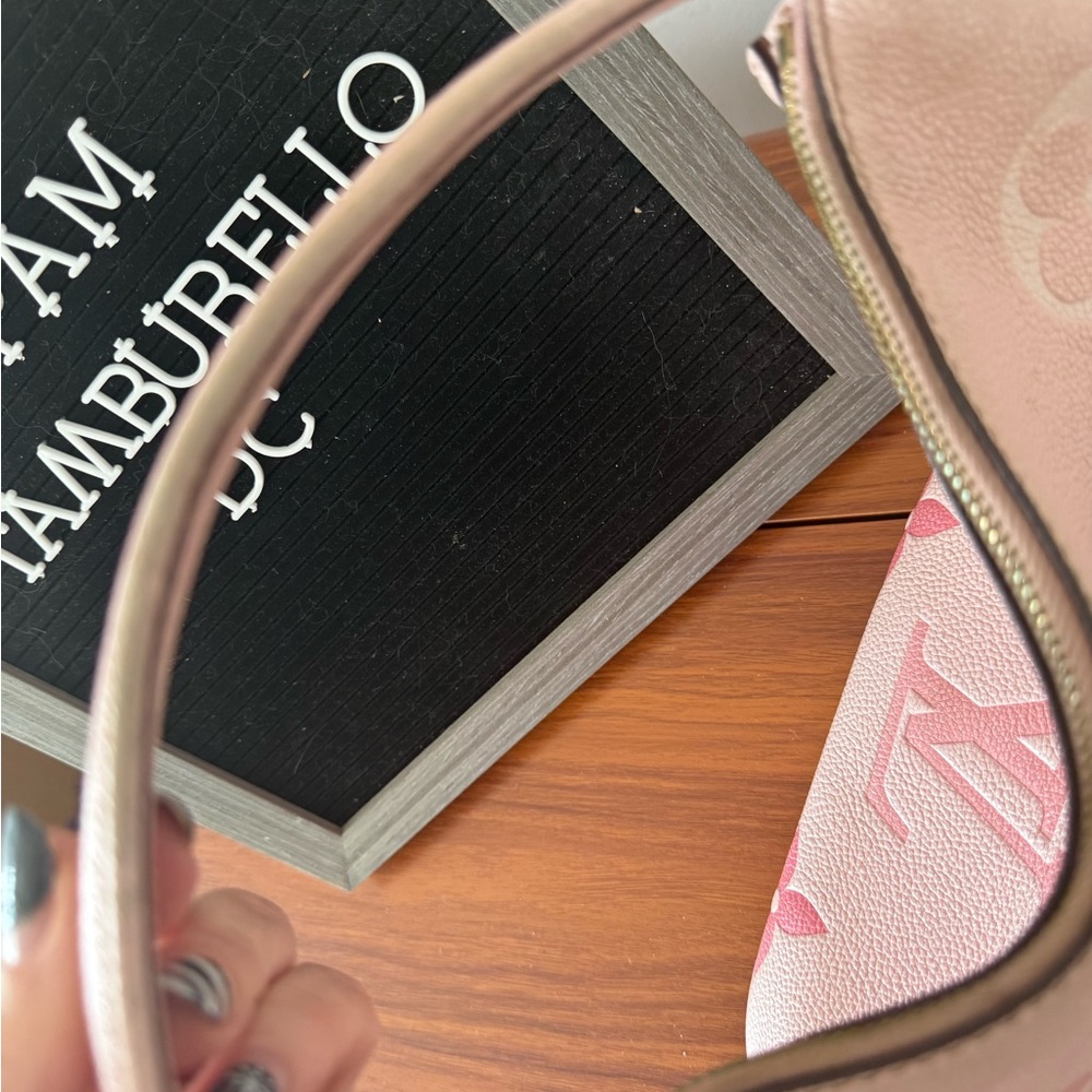 Louis Vuitton Pink By the pool Marshmallow PM - Picture 5 of 17